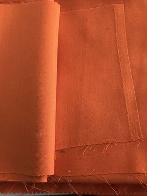 200g mỗi mét vuông Aramid sợi vải ẩm Kháng ẩm tốt loại sợi quay phù hợp cho bảo vệ nhiệt ô tô